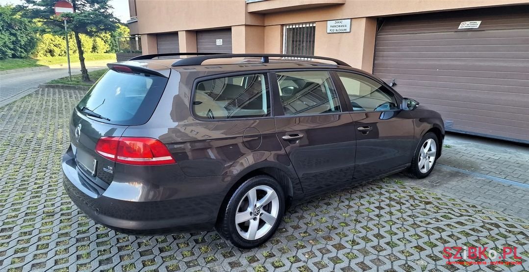 2015' Volkswagen Passat photo #3