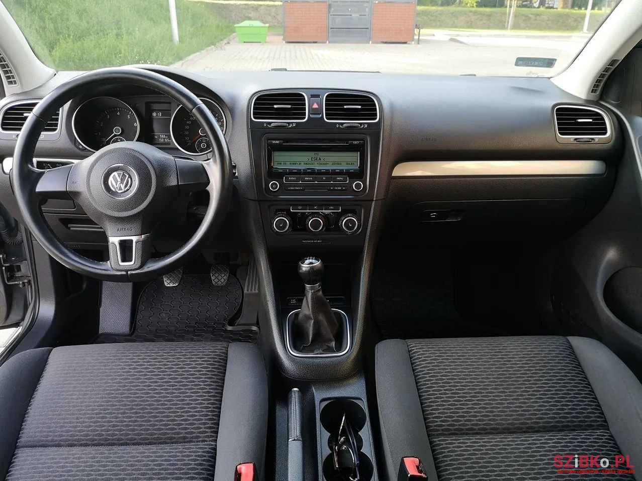 2010' Volkswagen Golf photo #3