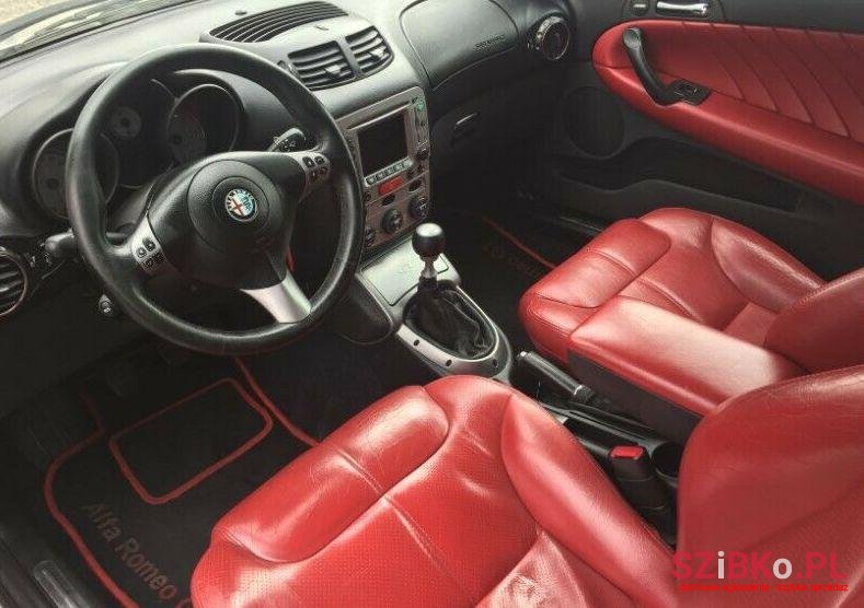 2004' Alfa Romeo photo #1