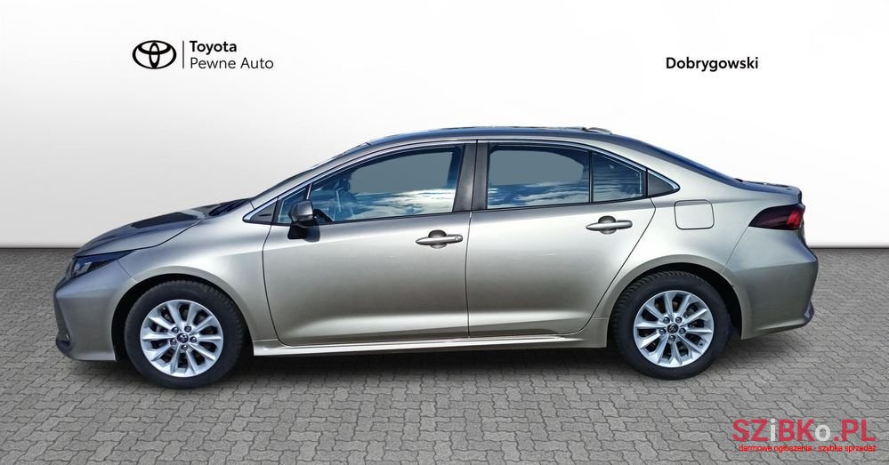 2022' Toyota Corolla photo #2