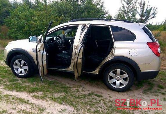 2008' Chevrolet Captiva photo #2