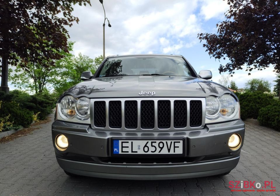 2006' Jeep Grand Cherokee photo #2