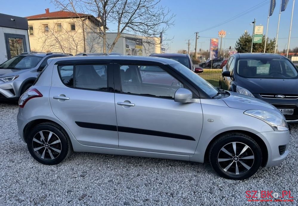 2012' Suzuki Swift photo #4