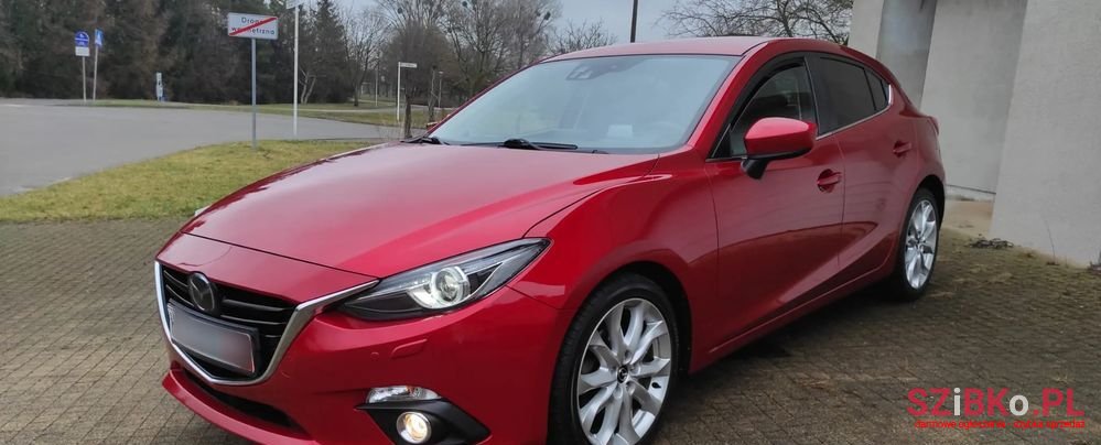 2015' Mazda 3 Skyactiv-D photo #3