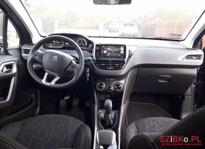2015' Peugeot 2008 photo #2