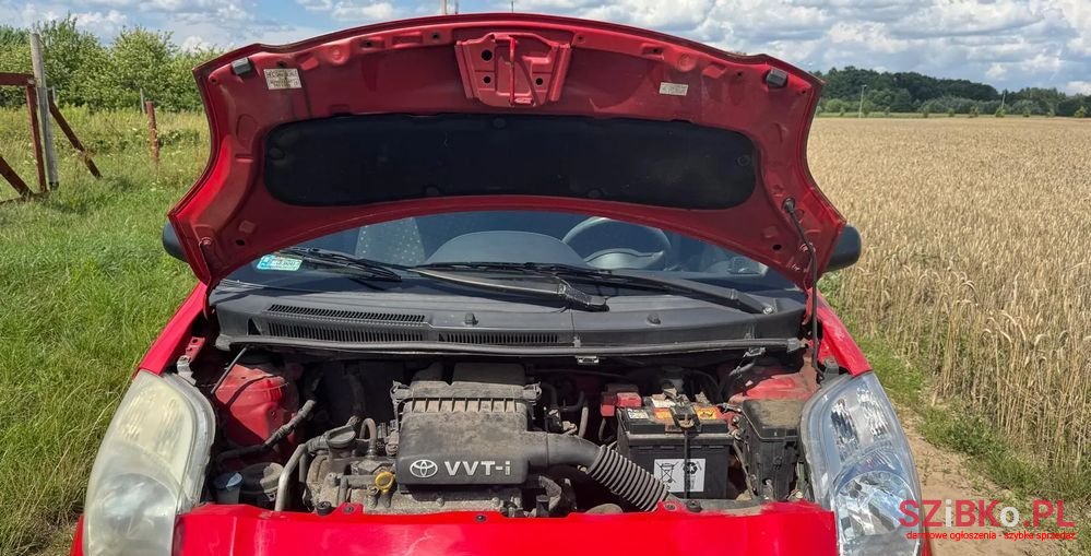 2007' Toyota Yaris 1.3 Luna photo #5