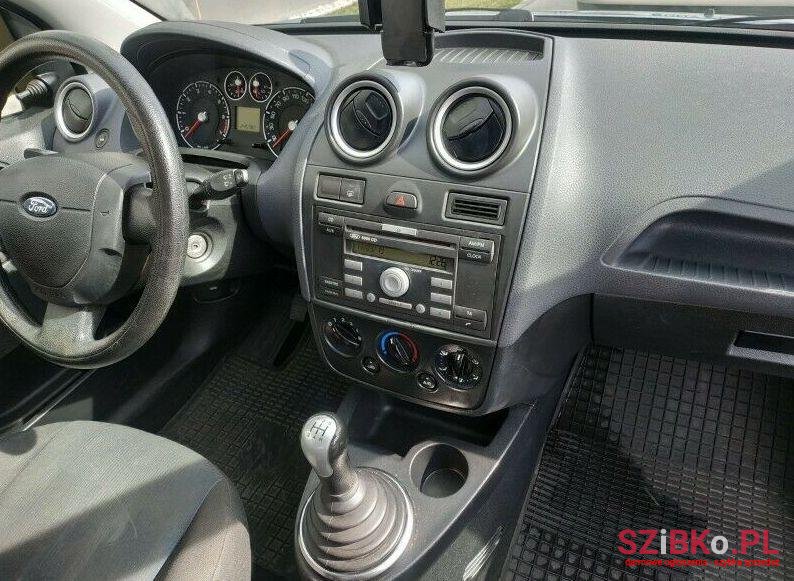 2005' Ford Fiesta photo #1