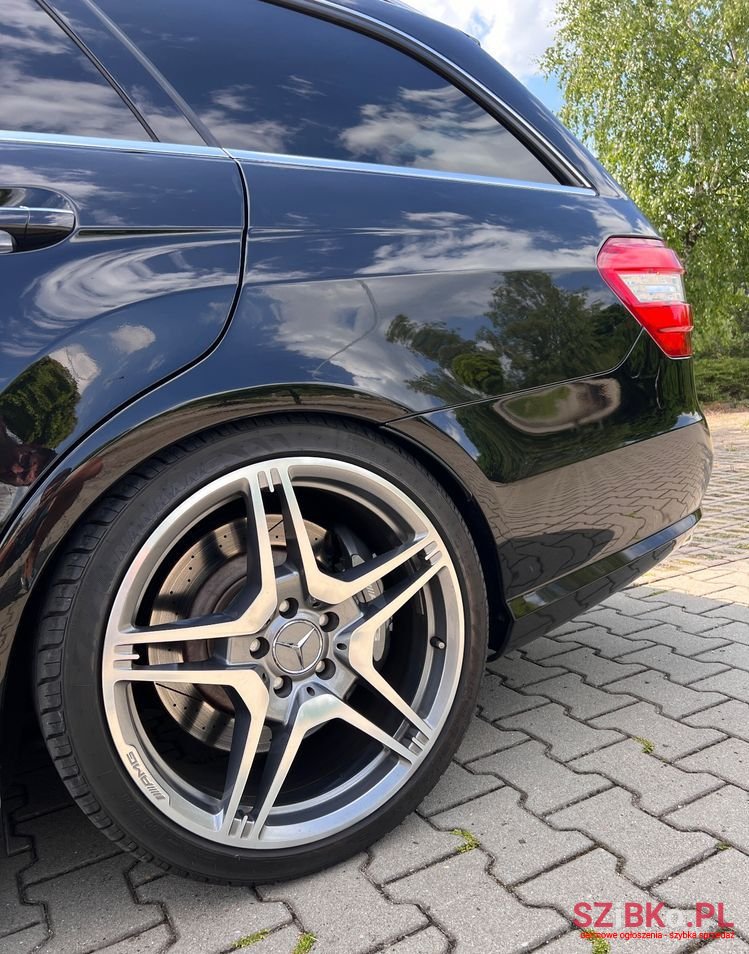 2011' Mercedes-Benz E-Class 63 Amg photo #6