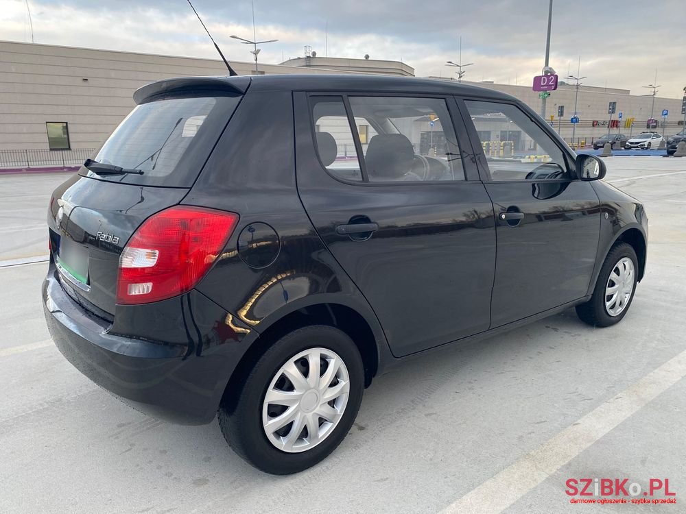 2009' Skoda Fabia photo #3