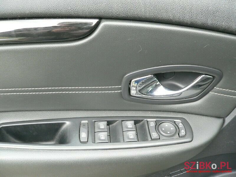2013' Renault Scenic photo #2
