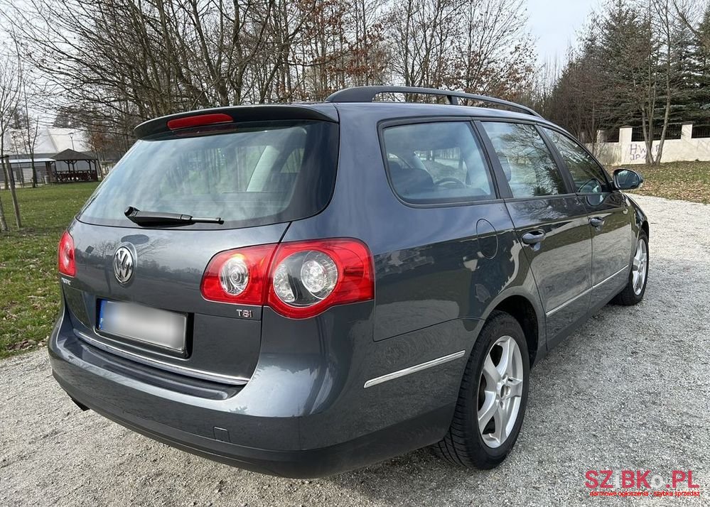 2008' Volkswagen Passat Variant photo #3