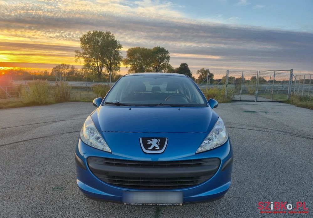 2007' Peugeot 207 1.4 Presence photo #2