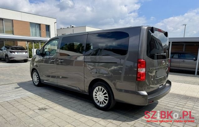 2022' Toyota ProAce Verso photo #5