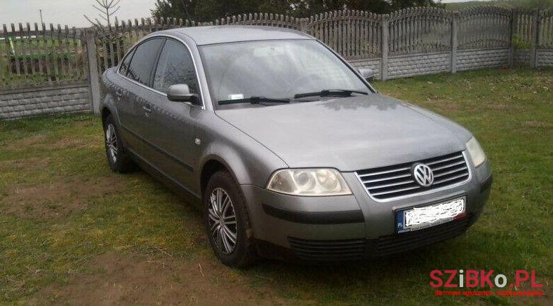 2003' Volkswagen Passat photo #1