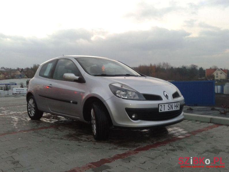 2006' Renault Clio photo #1