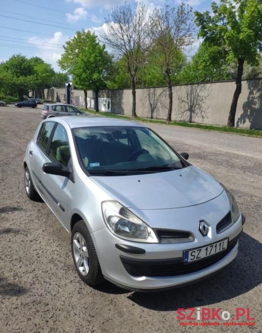 2006' Renault Clio photo #2