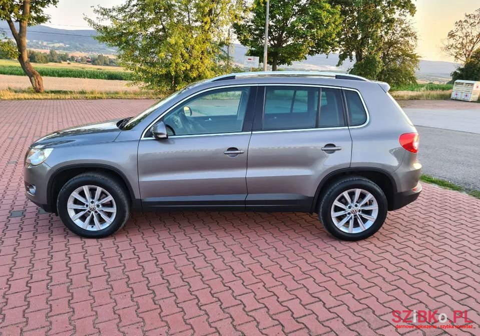 2009' Volkswagen Tiguan photo #6