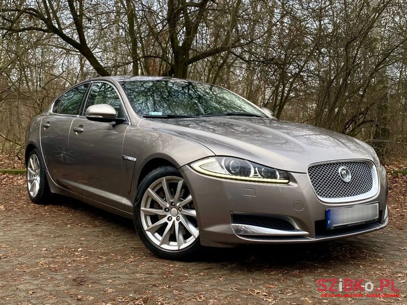 2011' Jaguar XF 2.2 D Luxury photo #1