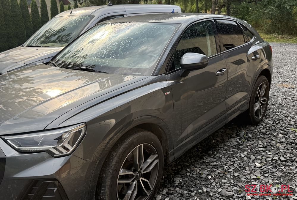 2021' Audi Q3 photo #2