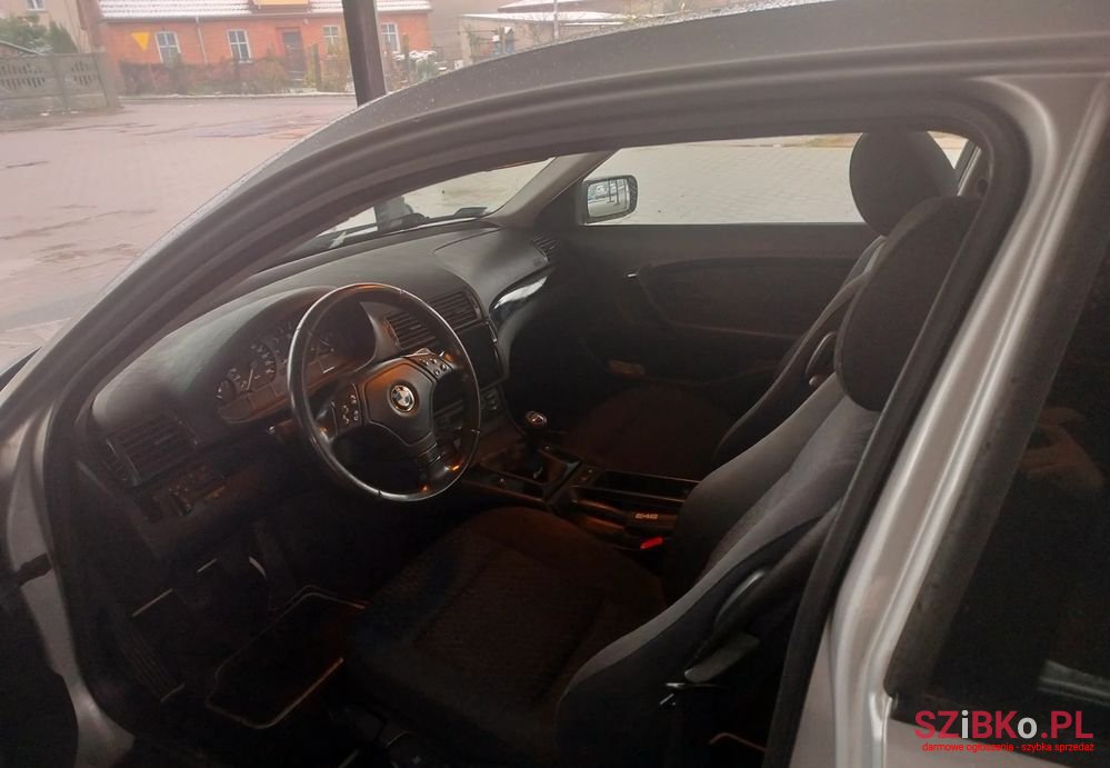 2002' BMW 3 Series 316Ti photo #3