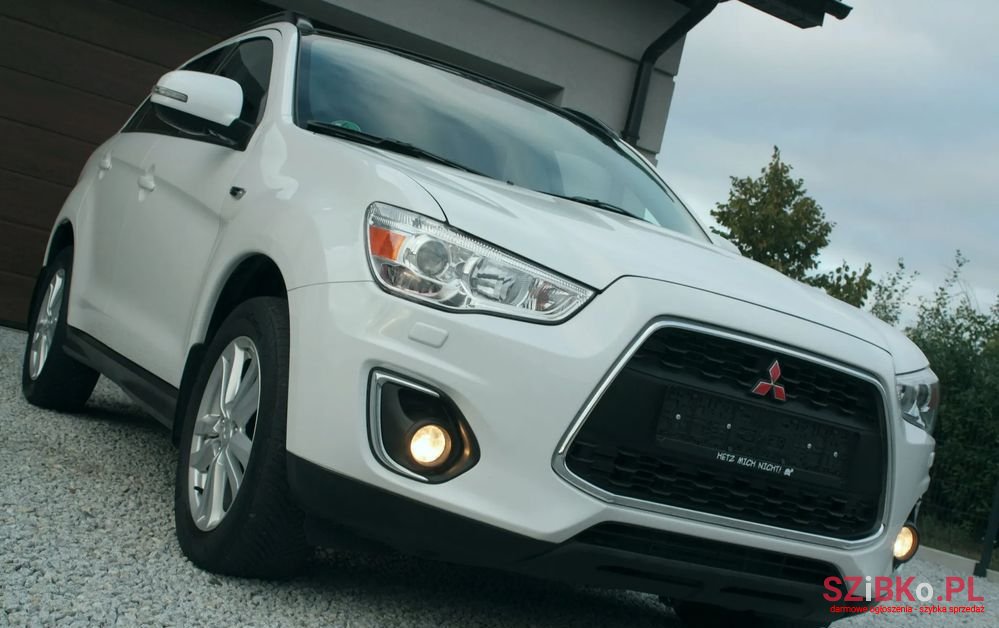 2013' Mitsubishi ASX photo #2