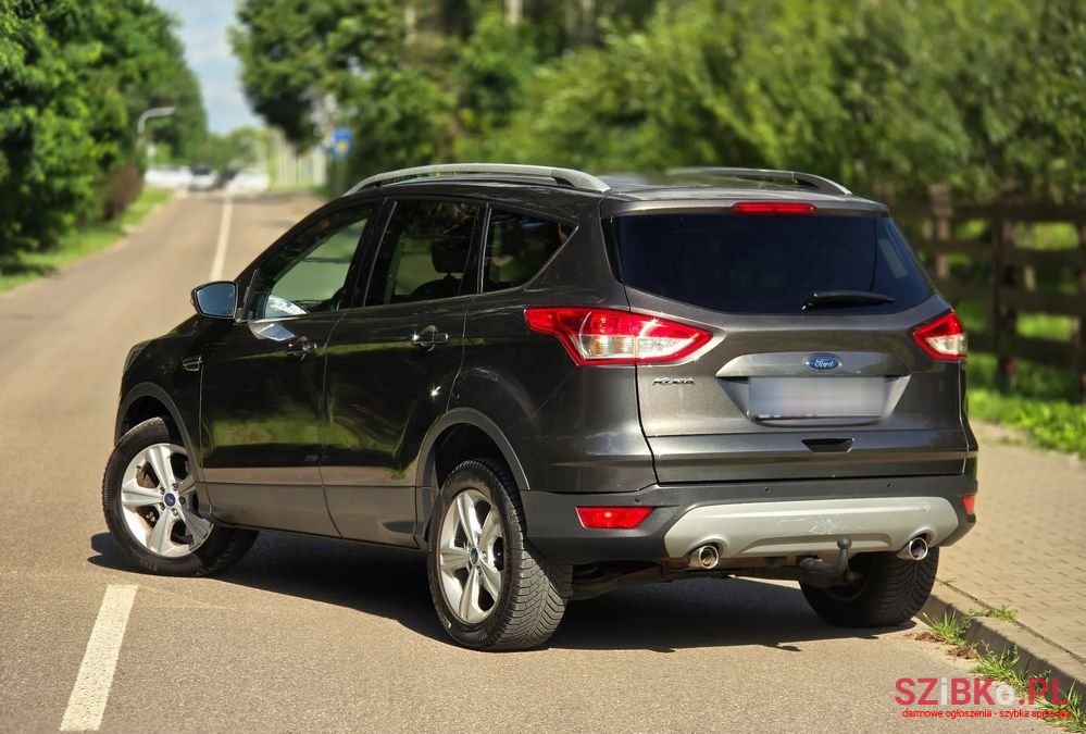 2015' Ford Kuga 2.0 Tdci 2X4 Titanium photo #2