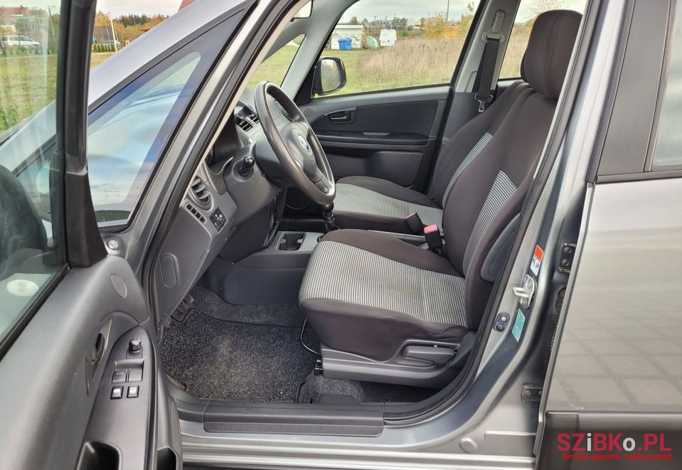 2008' Fiat Sedici photo #5