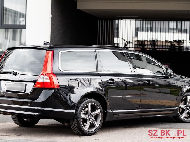2011' Volvo V70 D3 photo #4