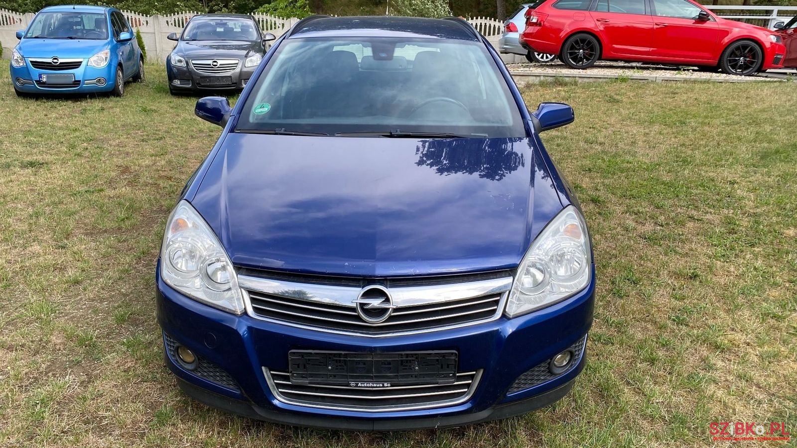 2009' Opel Astra photo #2