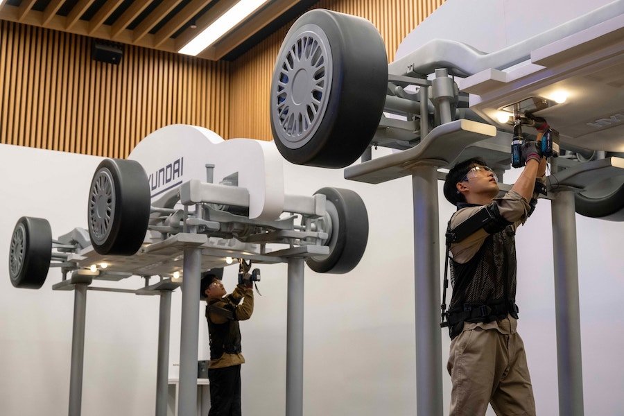 This Wearable Robot Won't Help You Lift Cars, But Will Make You Feel Like You Could