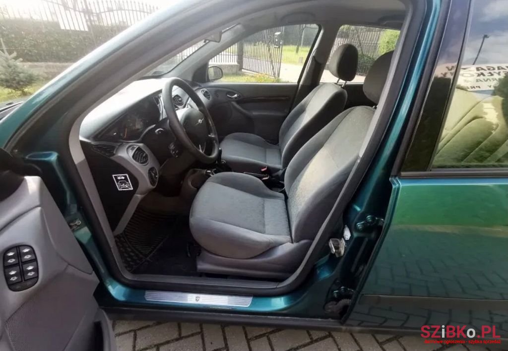 2000' Ford Focus photo #3