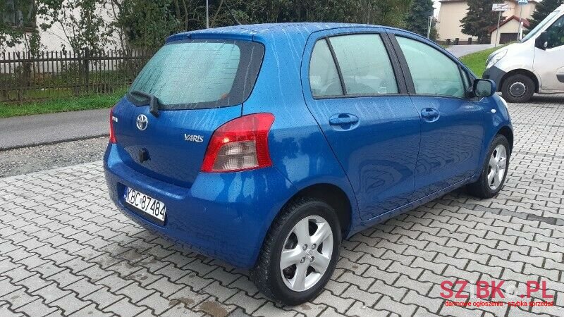 2008' Toyota Yaris photo #3