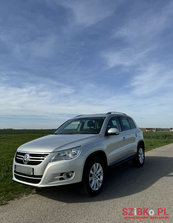 2009' Volkswagen Tiguan photo #1