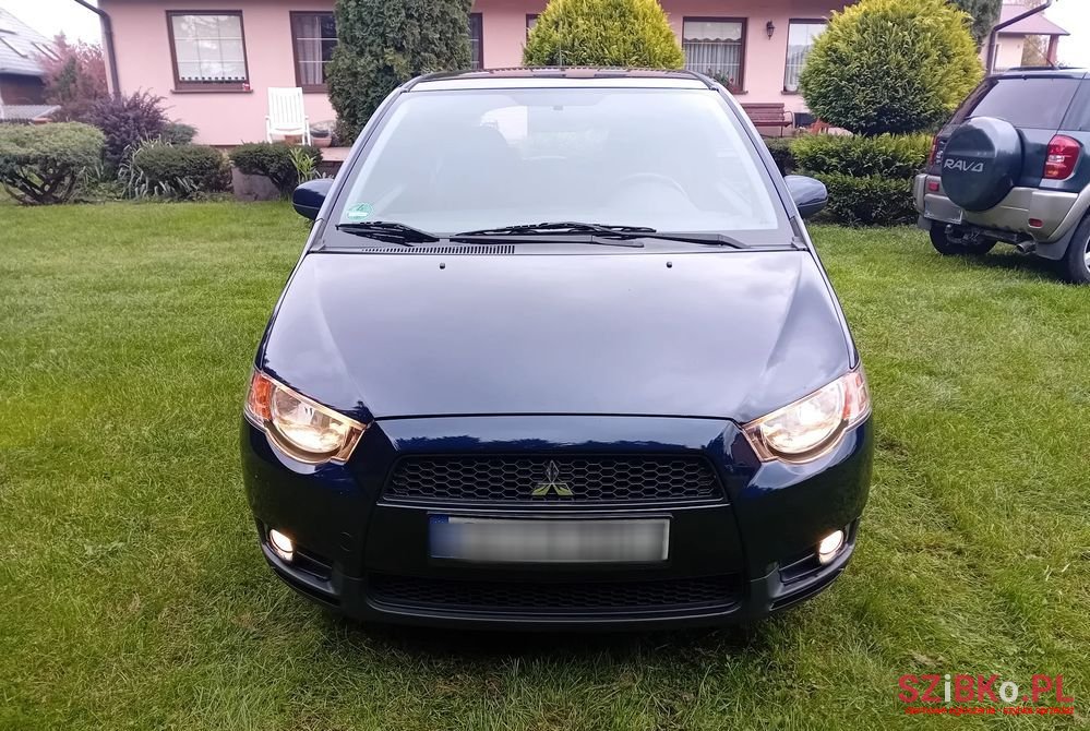 2012' Mitsubishi Colt photo #1