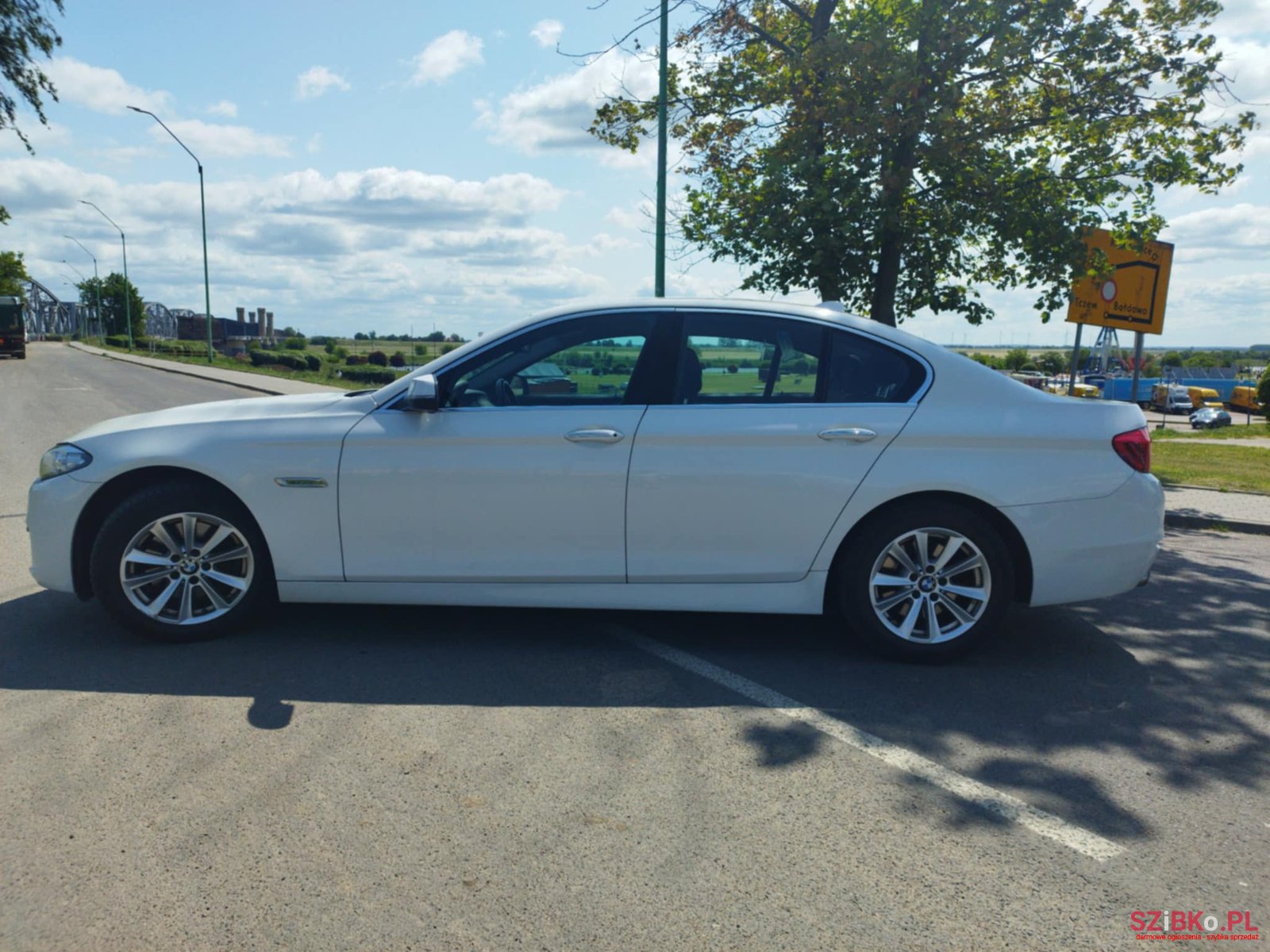 2015' BMW 520 photo #1