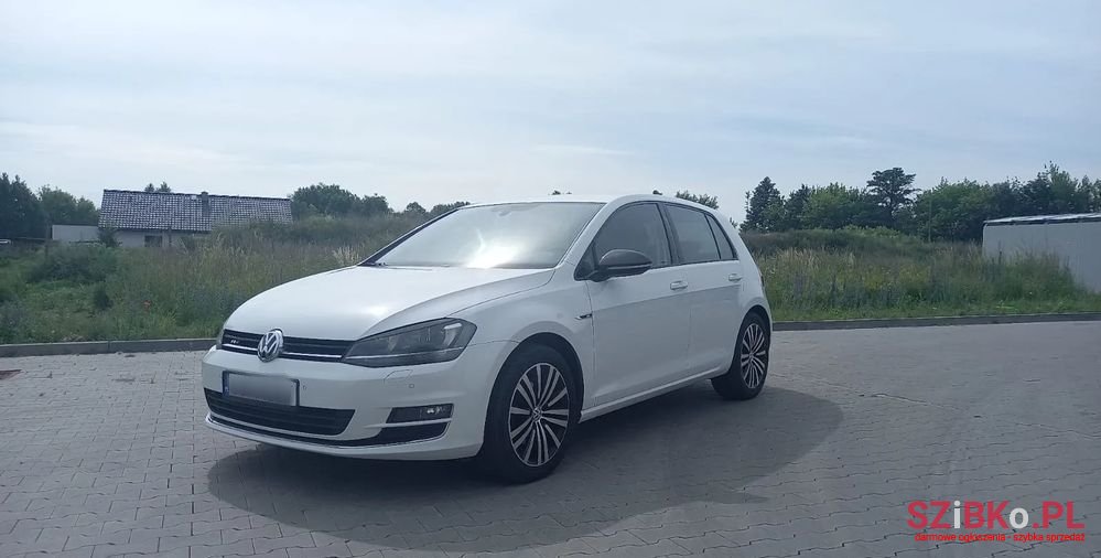 2012' Volkswagen Golf photo #6