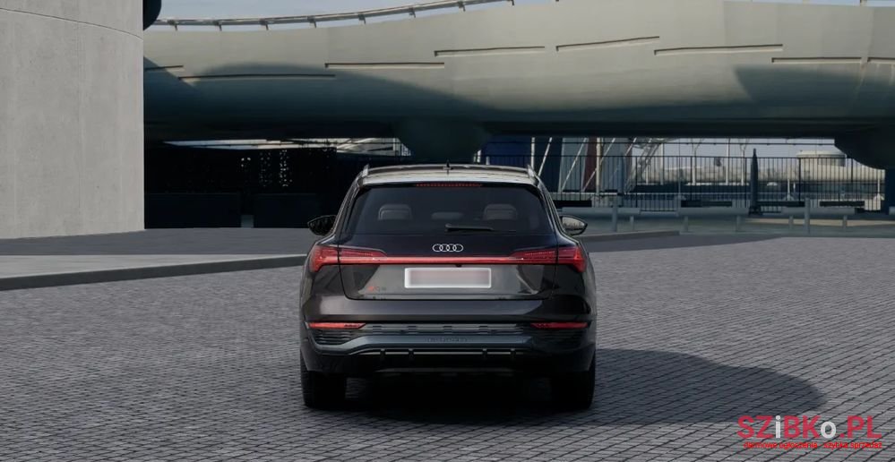 2023' Audi Q8 S Line photo #5