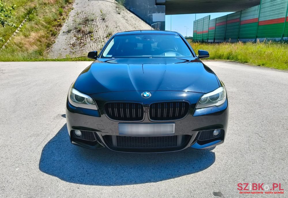 2011' BMW 5 Series 535I Xdrive photo #2