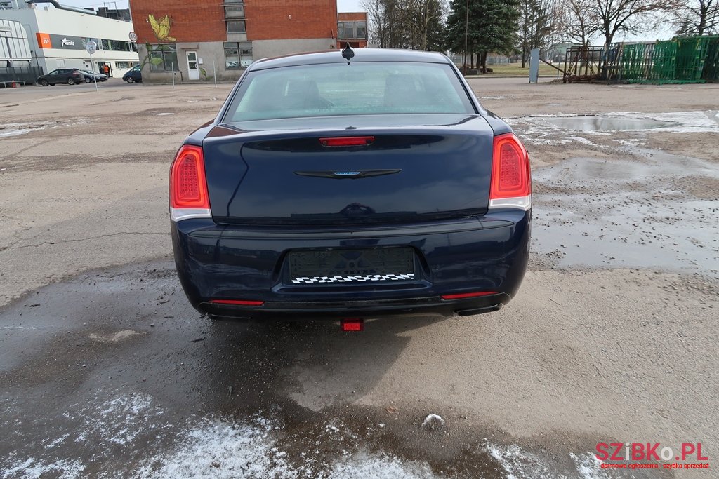 2016' Chrysler 300 C photo #3