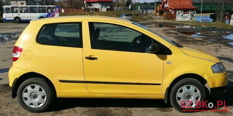 2006' Volkswagen Fox photo #1
