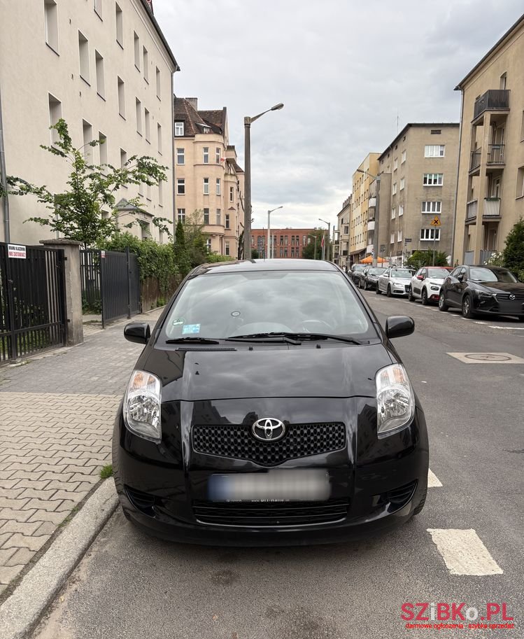 2006' Toyota Yaris 1.0 Luna A/C photo #2