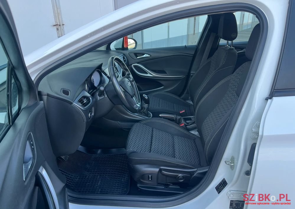 2018' Opel Astra V 1.6 Cdti Enjoy photo #4