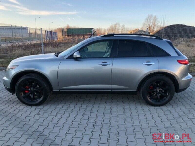 2005' Infiniti FX35 photo #1