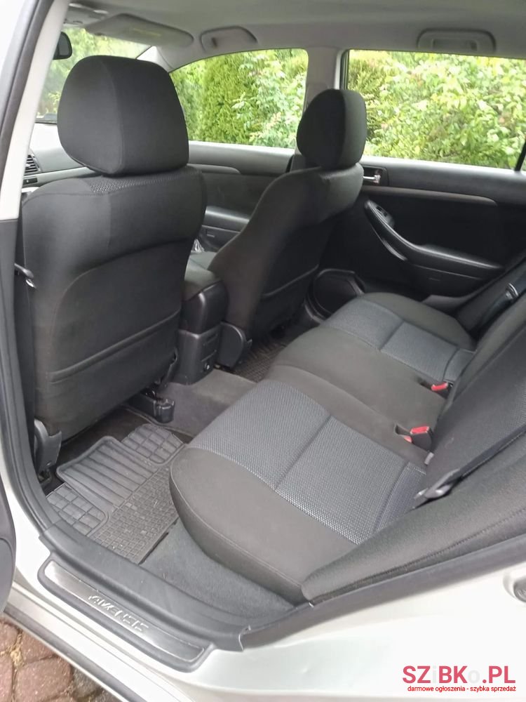 2007' Toyota Avensis Combi photo #4