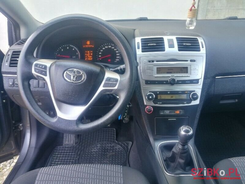 2012' Toyota Avensis photo #4