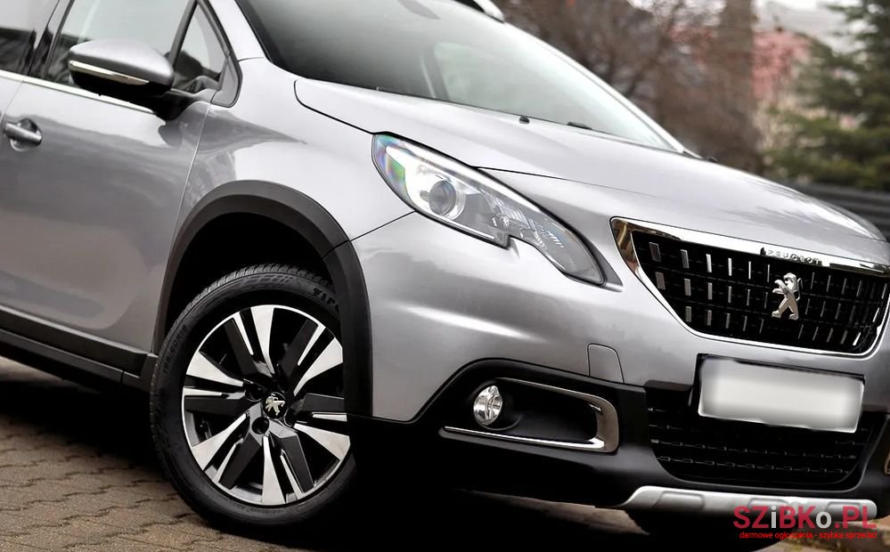 2019' Peugeot 2008 photo #2