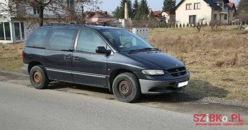 2000' Dodge Ram Van photo #1