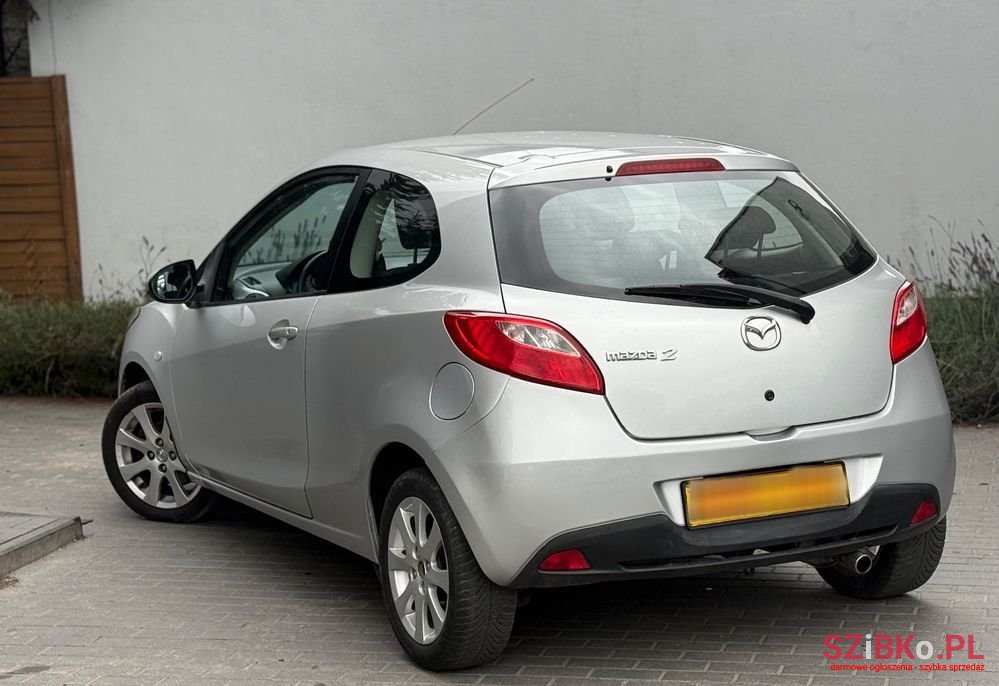2009' Mazda 2 photo #4