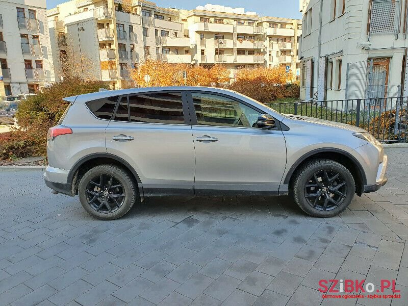 2017' Toyota RAV4 photo #2