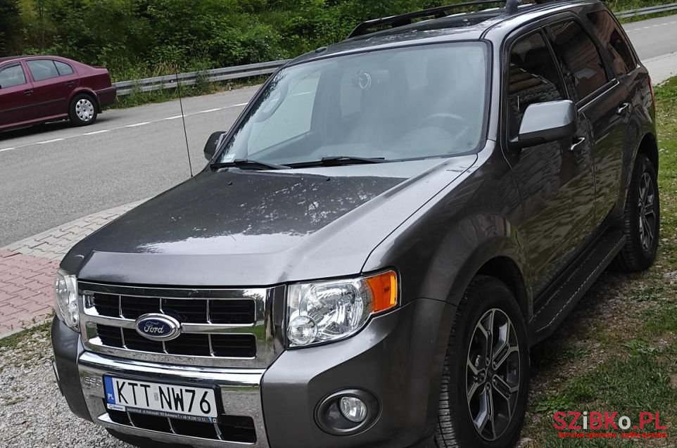 2011' Ford Maverick photo #2